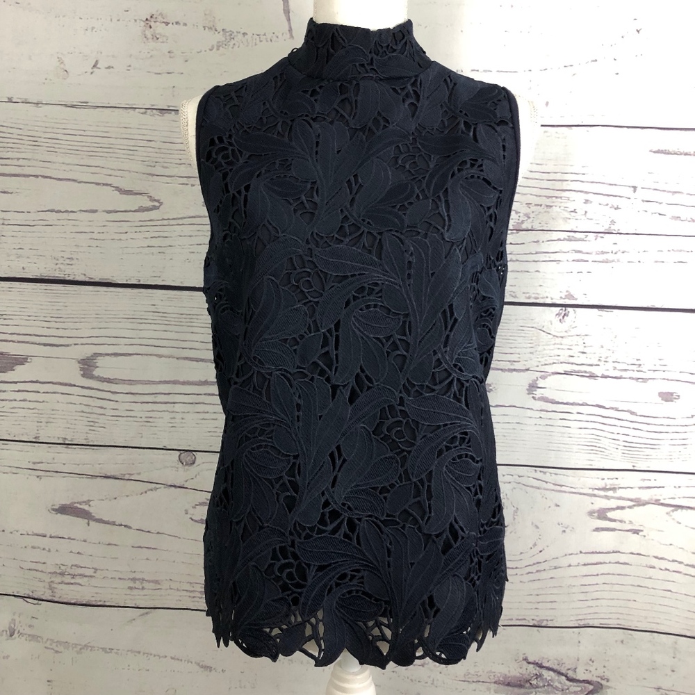 ANN TAYLOR Floral Lace Front Sleeveless Blouse